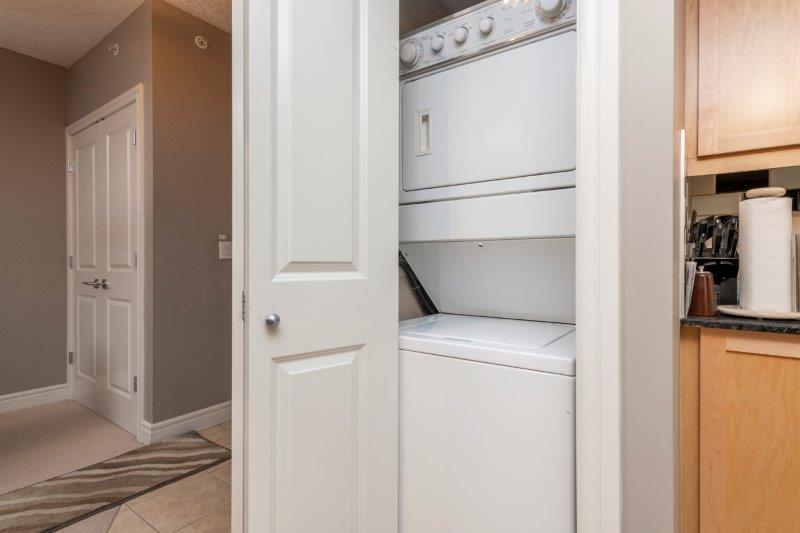 1202, 920 5 Avenue SW, Calgary, 1 Bedroom Bedrooms, ,1 BathroomBathrooms,Condos/Townhouses,For Rent,Five West - Tower 1,1202, 920 5 Avenue SW,2522