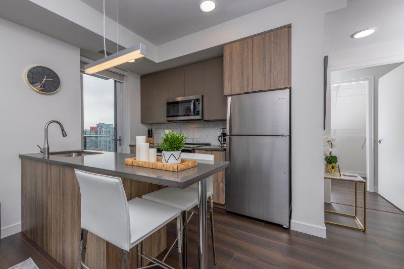 2008, 510 12 Avenue Southwest, Calgary, 2 Bedrooms Bedrooms, ,2 BathroomsBathrooms,Condos/Townhouses,For Rent,Park Central,2008, 510 12 Avenue Southwest,2570