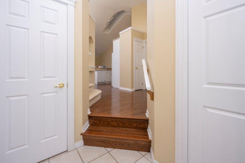 42 Cedargrove Lane Southwest, Calgary, 3 Bedrooms Bedrooms, 0 ,2.5 BathroomsBathrooms,Houses,For Rent,Marywood Lane,42 Cedargrove Lane Southwest,0,2609