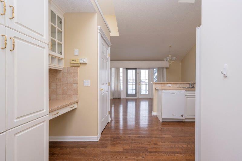 42 Cedargrove Lane Southwest, Calgary, 3 Bedrooms Bedrooms, 0 ,2.5 BathroomsBathrooms,Houses,For Rent,Marywood Lane,42 Cedargrove Lane Southwest,0,2609