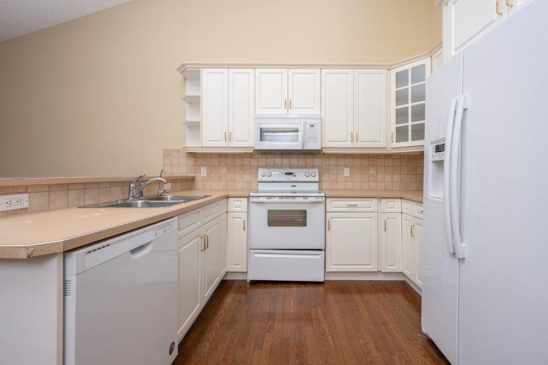 42 Cedargrove Lane Southwest, Calgary, 3 Bedrooms Bedrooms, 0 ,2.5 BathroomsBathrooms,Houses,For Rent,Marywood Lane,42 Cedargrove Lane Southwest,0,2609