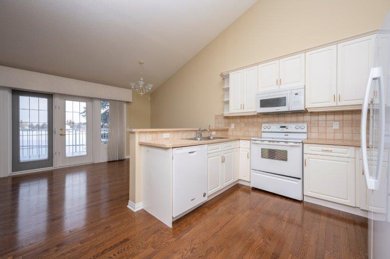 42 Cedargrove Lane Southwest, Calgary, 3 Bedrooms Bedrooms, 0 ,2.5 BathroomsBathrooms,Houses,For Rent,Marywood Lane,42 Cedargrove Lane Southwest,0,2609