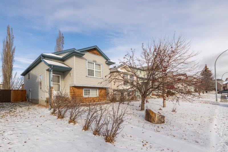 36 Covepark Close NE, Calgary, 3 Bedrooms Bedrooms, 0 ,2 BathroomsBathrooms,Houses,For Rent,36 Covepark Close NE,0,2610
