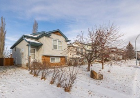 36 Covepark Close NE, Calgary, 3 Bedrooms Bedrooms, 0 ,2 BathroomsBathrooms,Houses,For Rent,36 Covepark Close NE,0,2610