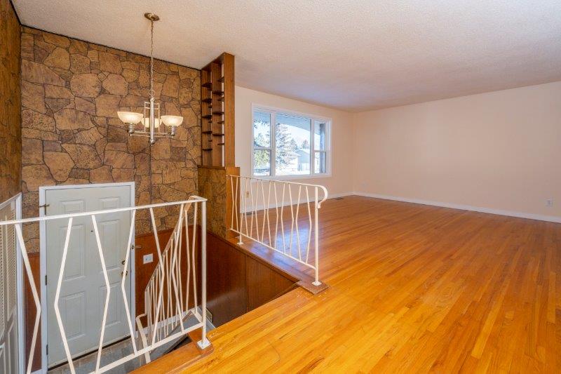 1040 Pensdale Crescent Southeast, Calgary, 6 Bedrooms Bedrooms, ,2.5 BathroomsBathrooms,Houses,Rented,1040 Pensdale Crescent Southeast,2615