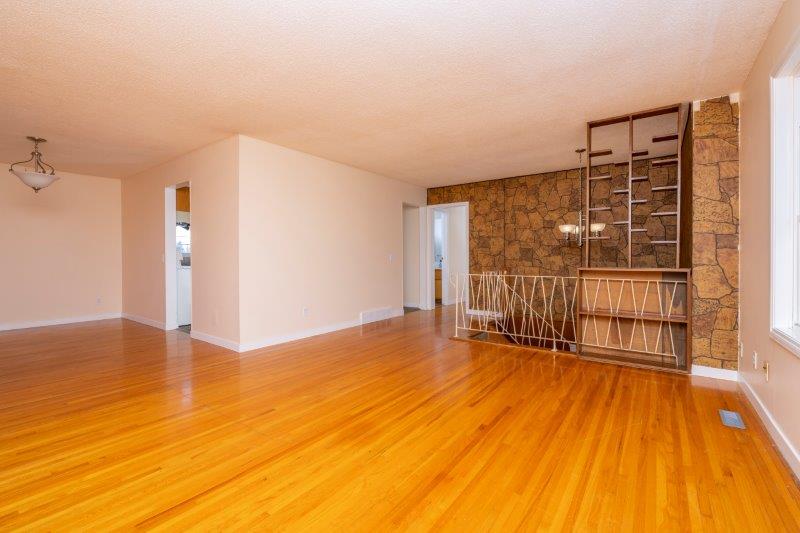 1040 Pensdale Crescent Southeast, Calgary, 6 Bedrooms Bedrooms, ,2.5 BathroomsBathrooms,Houses,Rented,1040 Pensdale Crescent Southeast,2615