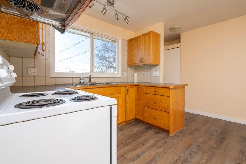 1040 Pensdale Crescent Southeast, Calgary, 6 Bedrooms Bedrooms, ,2.5 BathroomsBathrooms,Houses,Rented,1040 Pensdale Crescent Southeast,2615