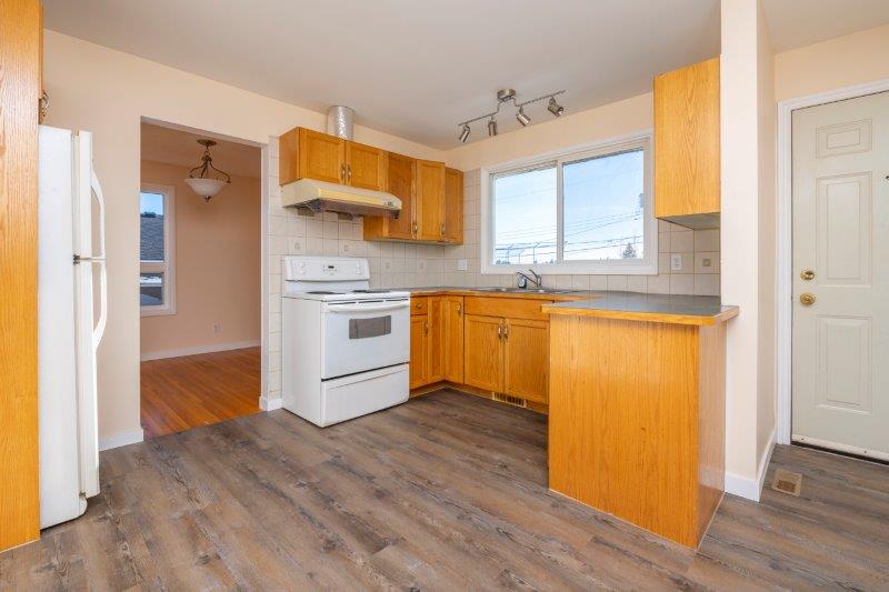 1040 Pensdale Crescent Southeast, Calgary, 6 Bedrooms Bedrooms, ,2.5 BathroomsBathrooms,Houses,Rented,1040 Pensdale Crescent Southeast,2615