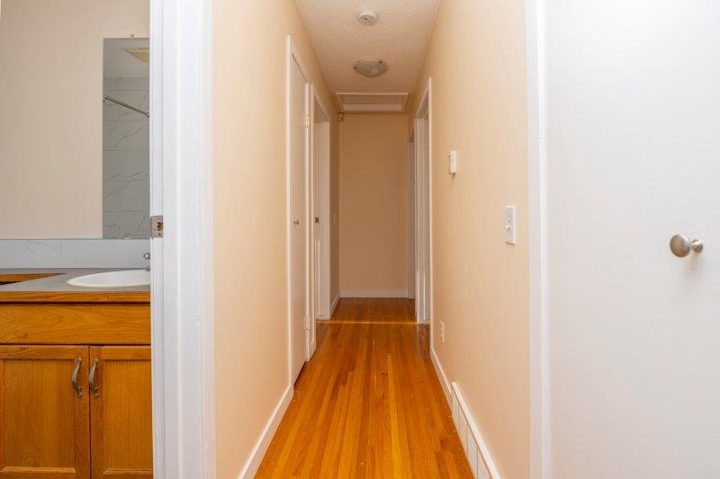 1040 Pensdale Crescent Southeast, Calgary, 6 Bedrooms Bedrooms, ,2.5 BathroomsBathrooms,Houses,Rented,1040 Pensdale Crescent Southeast,2615