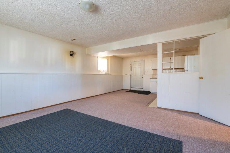 1040 Pensdale Crescent Southeast, Calgary, 6 Bedrooms Bedrooms, ,2.5 BathroomsBathrooms,Houses,Rented,1040 Pensdale Crescent Southeast,2615
