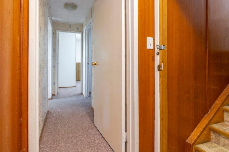 1040 Pensdale Crescent Southeast, Calgary, 6 Bedrooms Bedrooms, ,2.5 BathroomsBathrooms,Houses,Rented,1040 Pensdale Crescent Southeast,2615