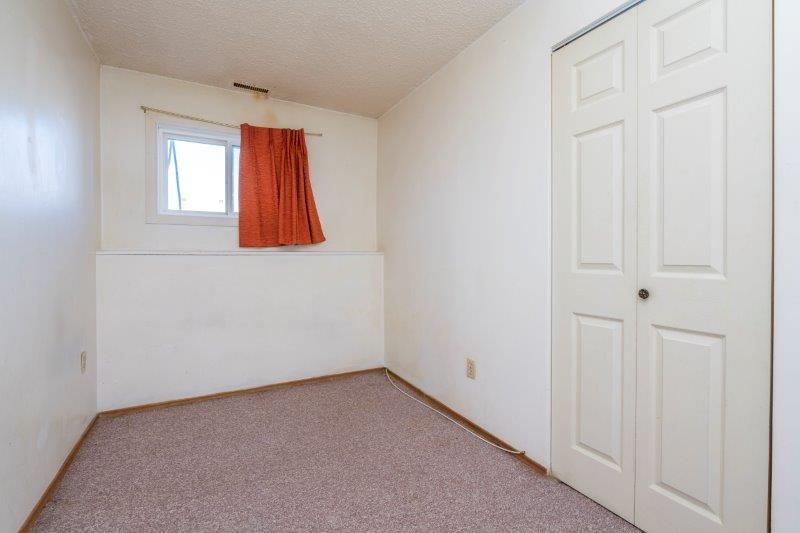 1040 Pensdale Crescent Southeast, Calgary, 6 Bedrooms Bedrooms, ,2.5 BathroomsBathrooms,Houses,Rented,1040 Pensdale Crescent Southeast,2615