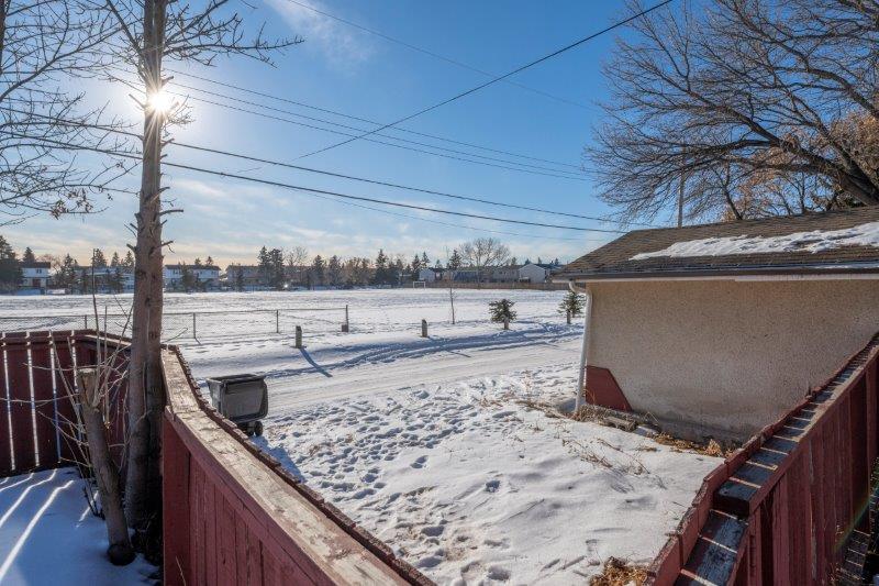 1040 Pensdale Crescent Southeast, Calgary, 6 Bedrooms Bedrooms, ,2.5 BathroomsBathrooms,Houses,Rented,1040 Pensdale Crescent Southeast,2615