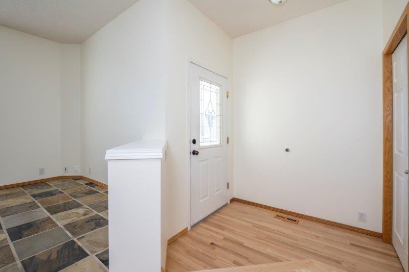 53 Bridleridge Gardens Southwest, Calgary, 3 Bedrooms Bedrooms, ,2.5 BathroomsBathrooms,Houses,For Rent,53 Bridleridge Gardens Southwest,2629