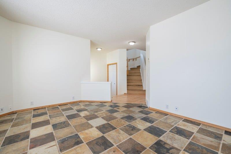 53 Bridleridge Gardens Southwest, Calgary, 3 Bedrooms Bedrooms, ,2.5 BathroomsBathrooms,Houses,For Rent,53 Bridleridge Gardens Southwest,2629