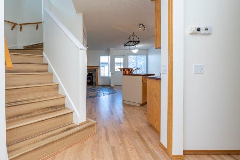 53 Bridleridge Gardens Southwest, Calgary, 3 Bedrooms Bedrooms, ,2.5 BathroomsBathrooms,Houses,For Rent,53 Bridleridge Gardens Southwest,2629