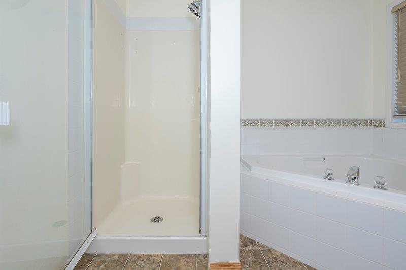 53 Bridleridge Gardens Southwest, Calgary, 3 Bedrooms Bedrooms, ,2.5 BathroomsBathrooms,Houses,For Rent,53 Bridleridge Gardens Southwest,2629