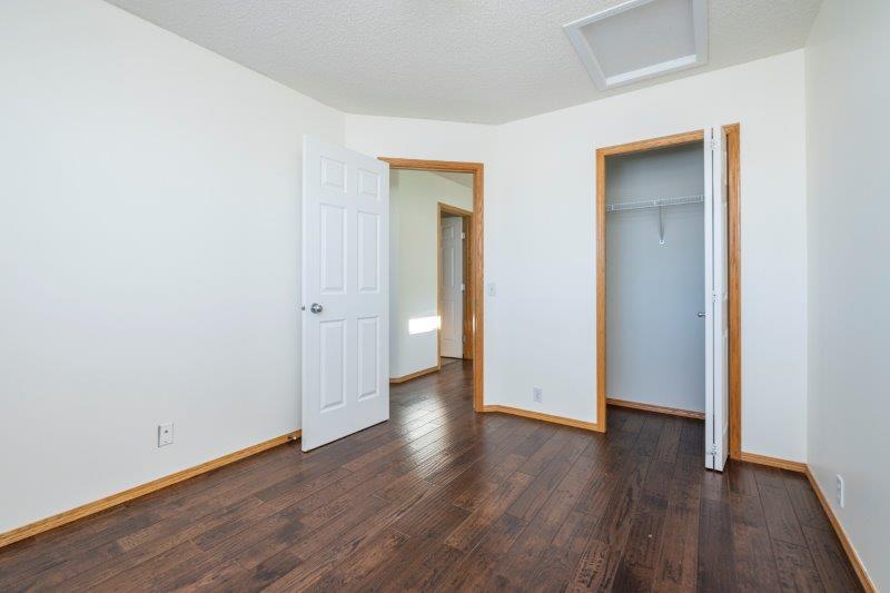 53 Bridleridge Gardens Southwest, Calgary, 3 Bedrooms Bedrooms, ,2.5 BathroomsBathrooms,Houses,For Rent,53 Bridleridge Gardens Southwest,2629