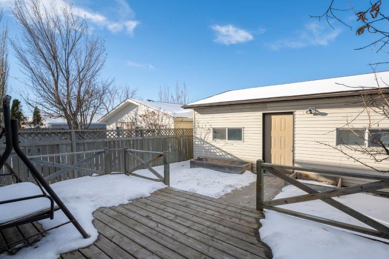 53 Bridleridge Gardens Southwest, Calgary, 3 Bedrooms Bedrooms, ,2.5 BathroomsBathrooms,Houses,For Rent,53 Bridleridge Gardens Southwest,2629
