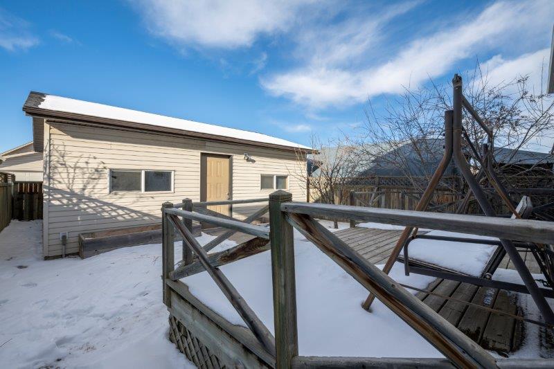 53 Bridleridge Gardens Southwest, Calgary, 3 Bedrooms Bedrooms, ,2.5 BathroomsBathrooms,Houses,For Rent,53 Bridleridge Gardens Southwest,2629