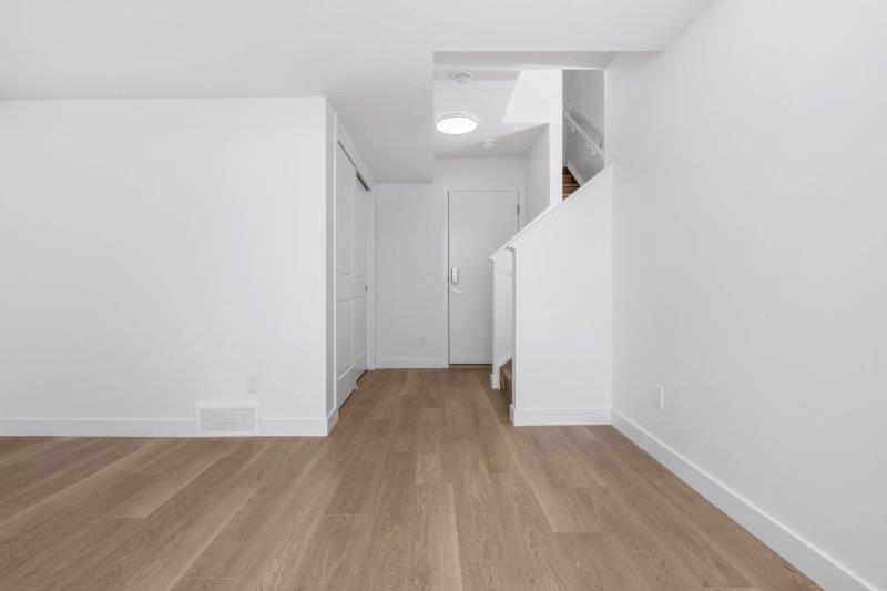 8527 19 Avenue Southeast, CALGARY, 3 Bedrooms Bedrooms, ,2.5 BathroomsBathrooms,Condos/Townhouses,For Rent,8527 19 Avenue Southeast,2651