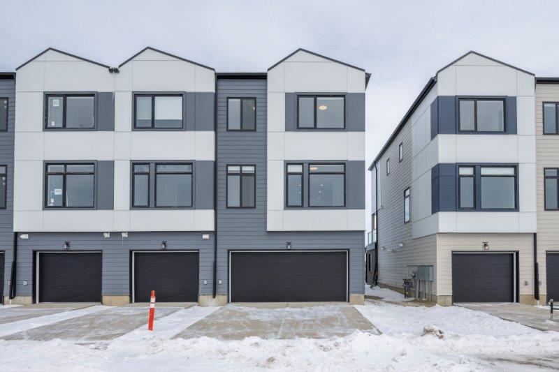 8527 19 Avenue Southeast, CALGARY, 3 Bedrooms Bedrooms, ,2.5 BathroomsBathrooms,Condos/Townhouses,For Rent,8527 19 Avenue Southeast,2651