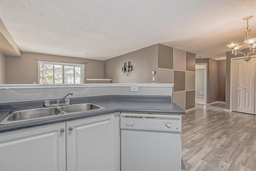 #305, 4000 Somervale Court SW, Calgary, 1 Bedroom Bedrooms, ,2 BathroomsBathrooms,Condos/Townhouses,Sold,Somerset Crossing,3,2699
