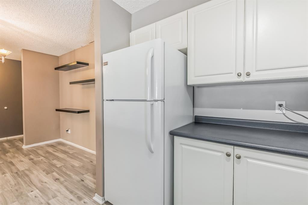 #305, 4000 Somervale Court SW, Calgary, 1 Bedroom Bedrooms, ,2 BathroomsBathrooms,Condos/Townhouses,Sold,Somerset Crossing,3,2699