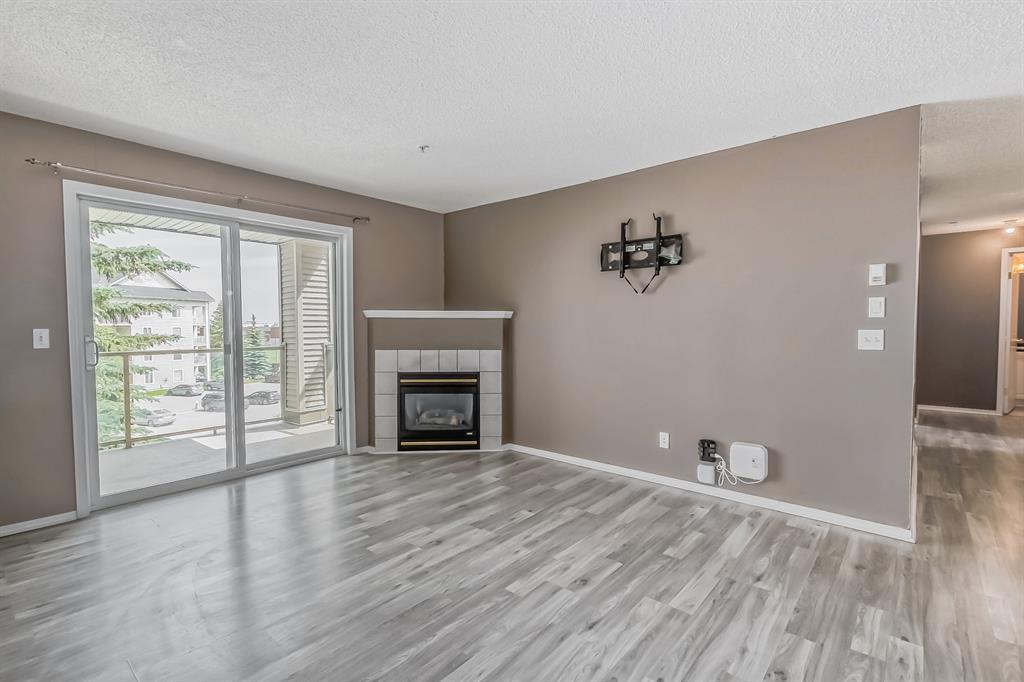 #305, 4000 Somervale Court SW, Calgary, 1 Bedroom Bedrooms, ,2 BathroomsBathrooms,Condos/Townhouses,Sold,Somerset Crossing,3,2699