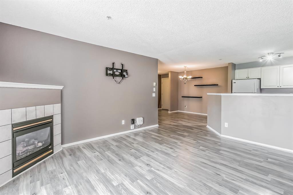 #305, 4000 Somervale Court SW, Calgary, 1 Bedroom Bedrooms, ,2 BathroomsBathrooms,Condos/Townhouses,Sold,Somerset Crossing,3,2699