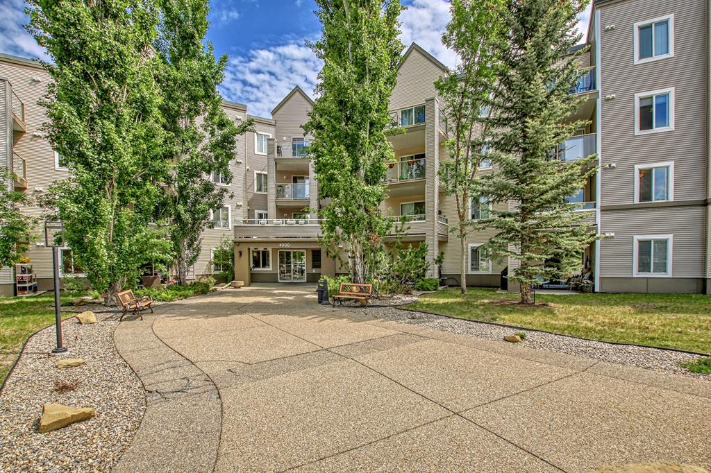 #305, 4000 Somervale Court SW, Calgary, 1 Bedroom Bedrooms, ,2 BathroomsBathrooms,Condos/Townhouses,Sold,Somerset Crossing,3,2699