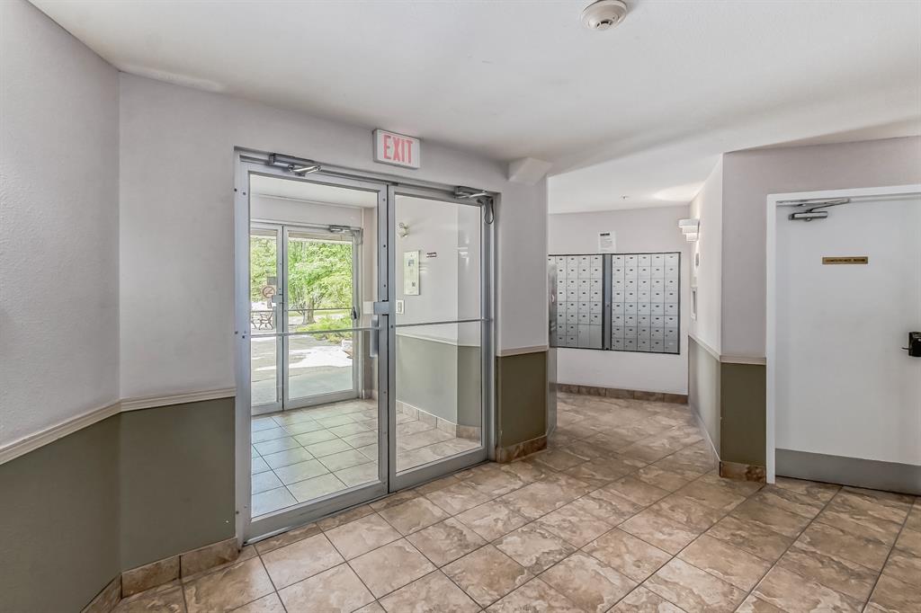 #305, 4000 Somervale Court SW, Calgary, 1 Bedroom Bedrooms, ,2 BathroomsBathrooms,Condos/Townhouses,Sold,Somerset Crossing,3,2699