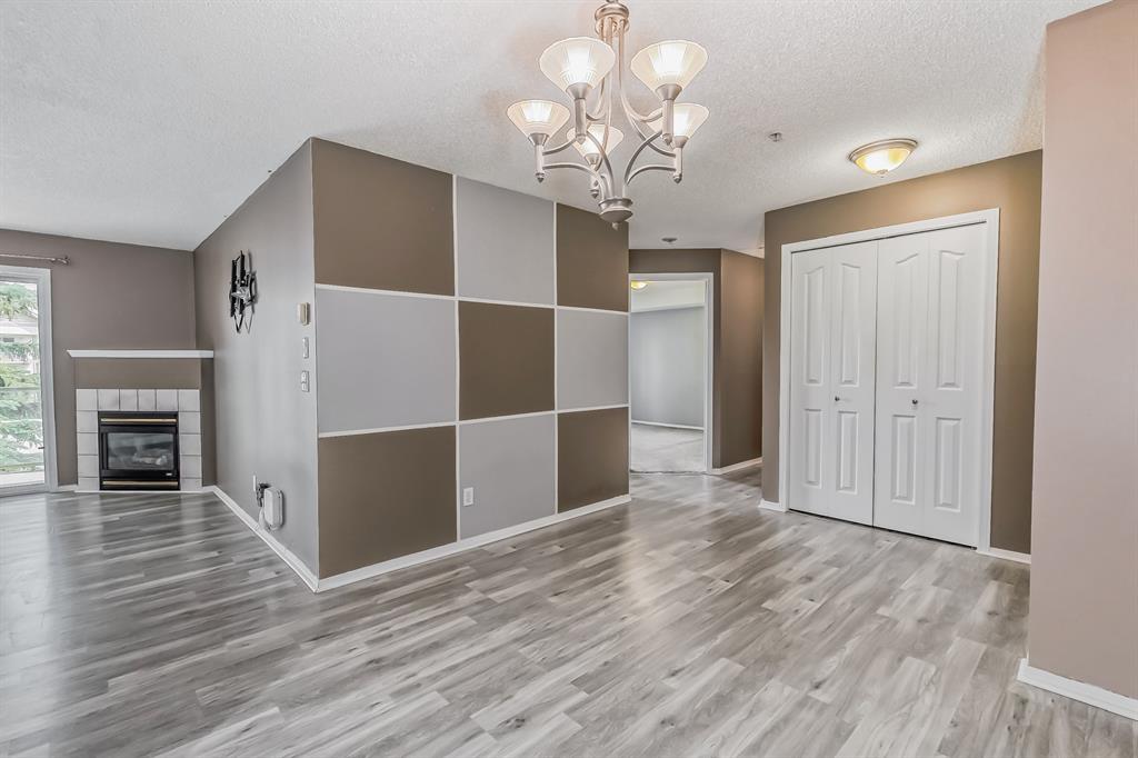#305, 4000 Somervale Court SW, Calgary, 1 Bedroom Bedrooms, ,2 BathroomsBathrooms,Condos/Townhouses,Sold,Somerset Crossing,3,2699