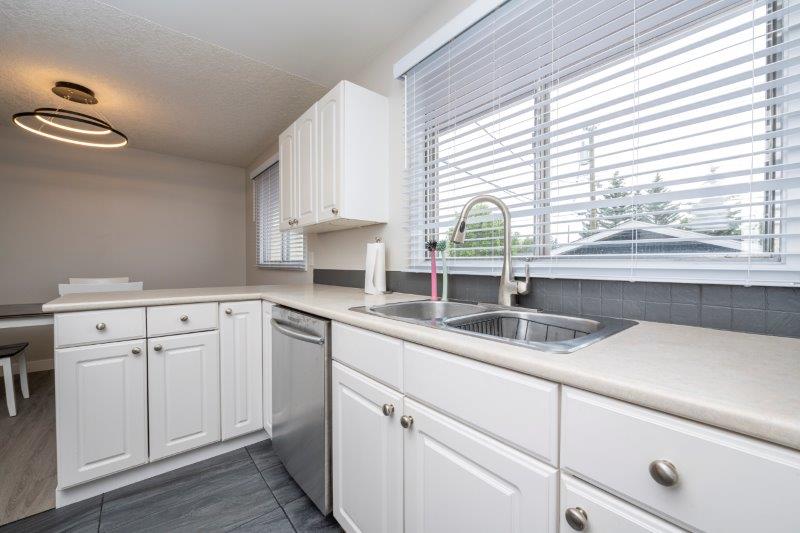 6036A 4 Street NE, Calgary, 2 Bedrooms Bedrooms, ,1 BathroomBathrooms,Houses,For Rent,6036A 4 Street NE,2710