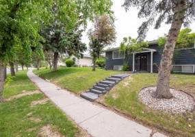 6036A 4 Street NE, Calgary, 2 Bedrooms Bedrooms, ,1 BathroomBathrooms,Houses,For Rent,6036A 4 Street NE,2710