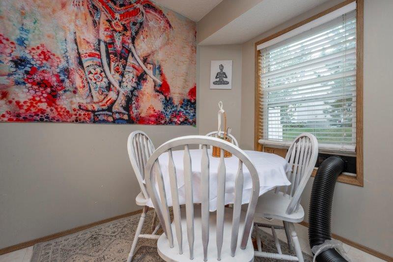 10 Shawinigan Lane Southwest, Calgary, 3 Bedrooms Bedrooms, 0 ,1.5 BathroomsBathrooms,Condos/Townhouses,For Rent,SHAWNESSY GREEN,10 Shawinigan Lane Southwest,0,2721