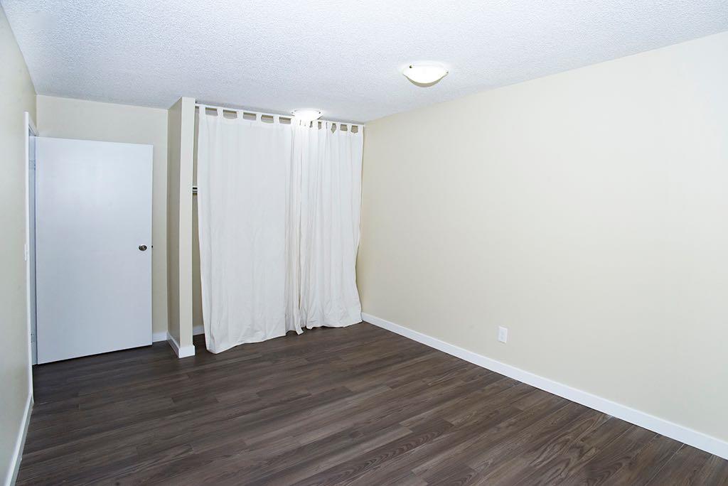 205, 4944 Dalton Drive NW, Calgary, 2 Bedrooms Bedrooms, ,1 BathroomBathrooms,Condos/Townhouses,Sold,Fortress,2,2724