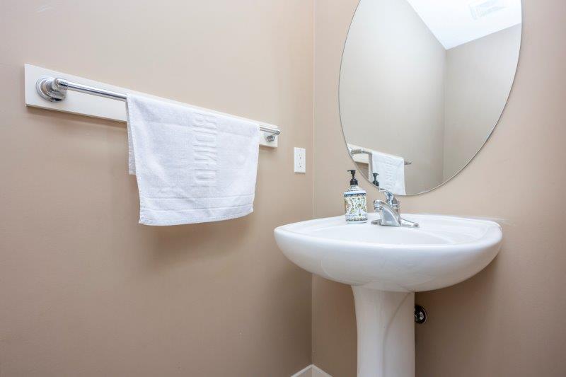 95 Silverado Range Heights Southwest, Calgary, 4 Bedrooms Bedrooms, 0 ,3.5 BathroomsBathrooms,Houses,For Rent,95 Silverado Range Heights Southwest,0,2754