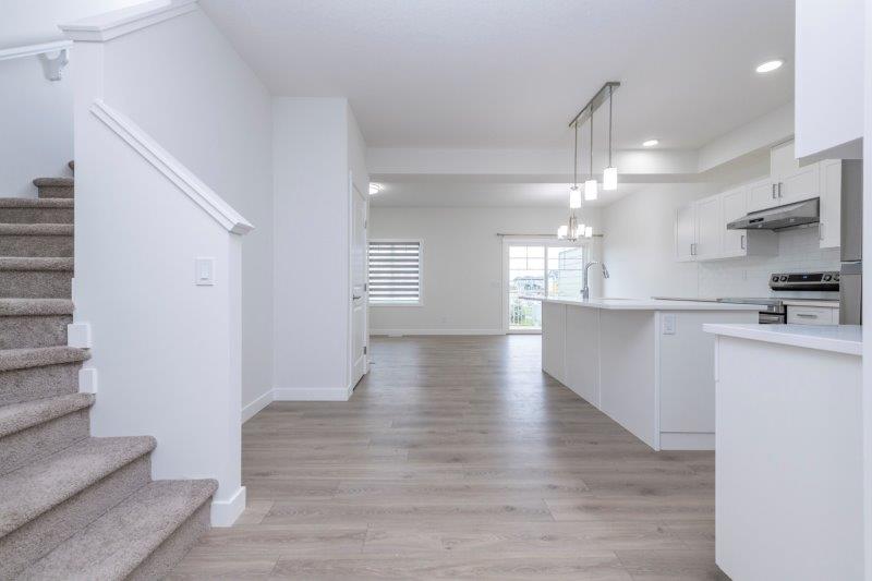 33 Walcrest Lane SE, Calgary, 3 Bedrooms Bedrooms, ,3 BathroomsBathrooms,Houses,Rented,33 Walcrest Lane SE,2760