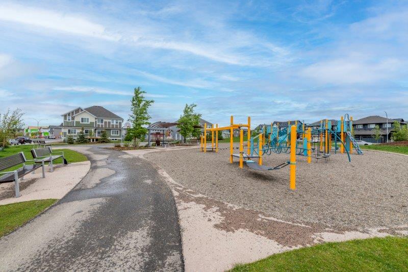 33 Walcrest Lane SE, Calgary, 3 Bedrooms Bedrooms, ,3 BathroomsBathrooms,Houses,Rented,33 Walcrest Lane SE,2760