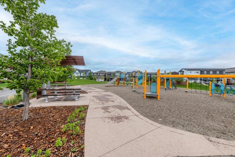 33 Walcrest Lane SE, Calgary, 3 Bedrooms Bedrooms, ,3 BathroomsBathrooms,Houses,Rented,33 Walcrest Lane SE,2760