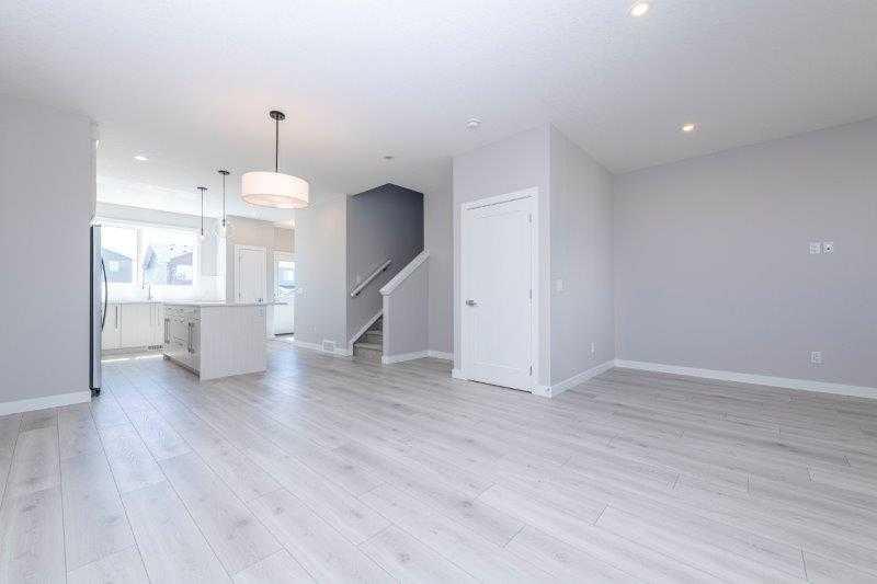 240 Chelsea Manor, Chestermere, 3 Bedrooms Bedrooms, ,2 BathroomsBathrooms,Houses,Sold,2797