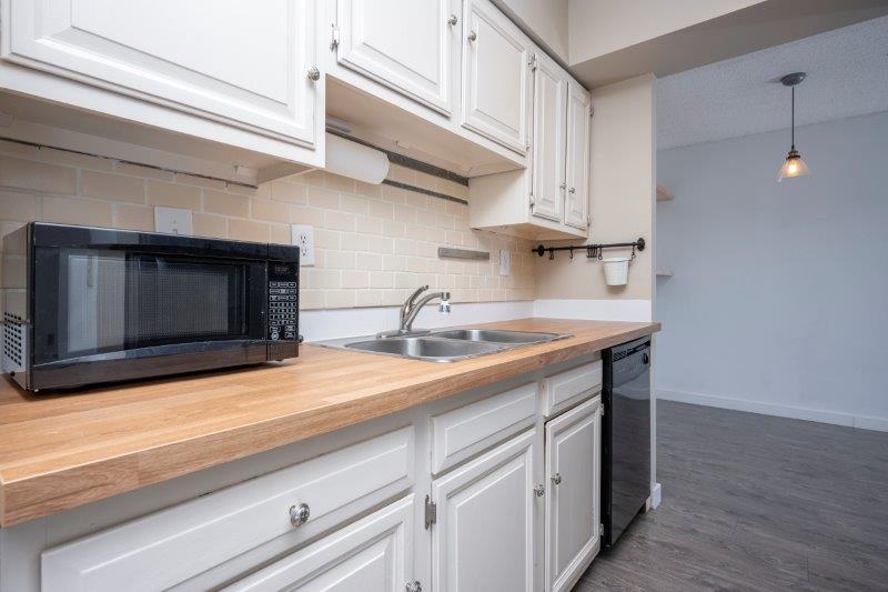 302, 330 15 Ave SW, Calgary, 1 Bedroom Bedrooms, 0 ,1 BathroomBathrooms,Condos/Townhouses,For Rent,Alberta Manor,302, 330 15 Ave SW,0,2801 302, 330 15 Ave SW, Calgary, 1 Bedroom Bedrooms, 0 ,1 BathroomBathrooms,Condos/Townhouses,For Rent,Alberta Manor,302, 330 15 Ave SW,0,2801