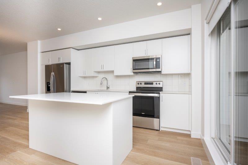 8535 19 Avenue Southeast, Calgary, 4 Bedrooms Bedrooms, 0 ,3 BathroomsBathrooms,Condos/Townhouses,For Rent,Easthills Crossing,8535 19 Avenue Southeast,0,2804