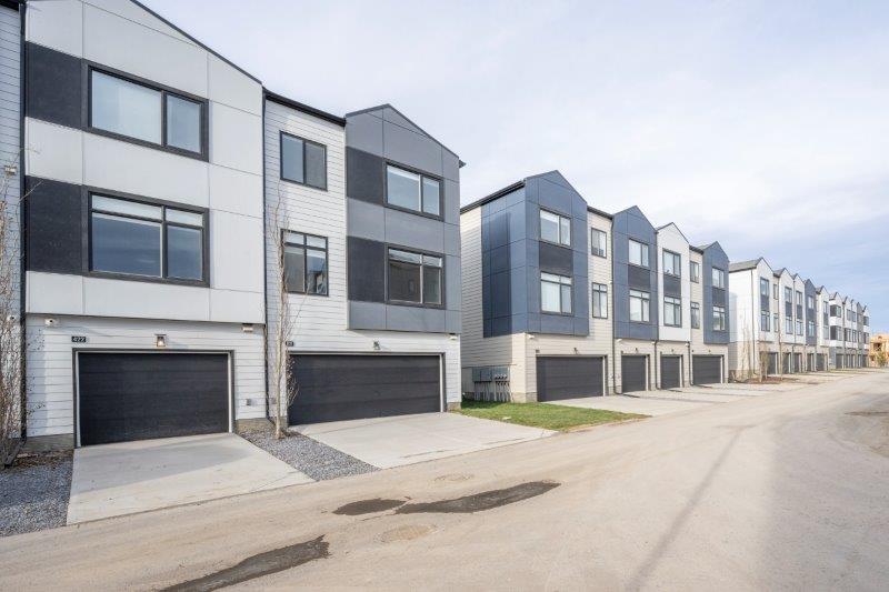 8535 19 Avenue Southeast, Calgary, 4 Bedrooms Bedrooms, 0 ,3 BathroomsBathrooms,Condos/Townhouses,For Rent,Easthills Crossing,8535 19 Avenue Southeast,0,2804