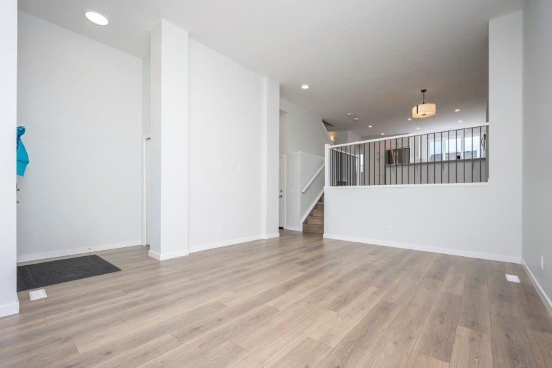 387A Magnolia Dr SE, Calgary, 3 Bedrooms Bedrooms, ,2.5 BathroomsBathrooms,Houses,For Rent,387A Magnolia Dr SE,2831