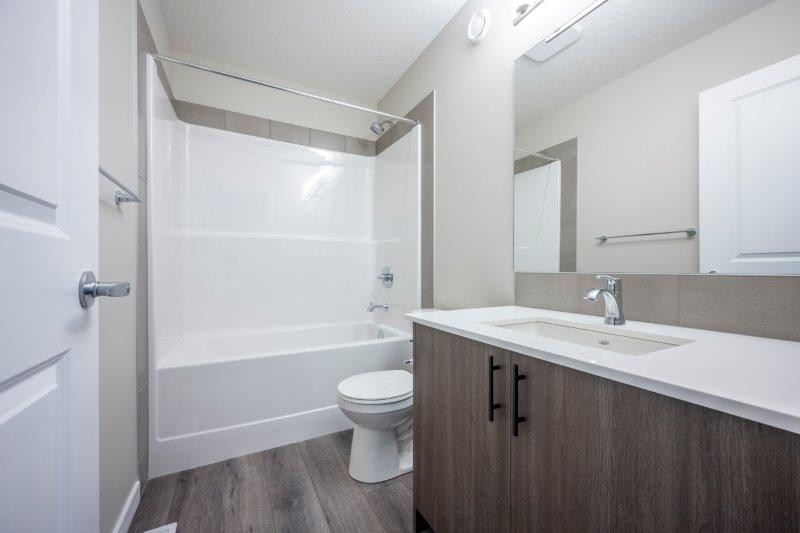 50 Mallard Heath Southeast, Calgary, 3 Bedrooms Bedrooms, ,2.5 BathroomsBathrooms,Houses,For Rent,50 Mallard Heath Southeast,2842