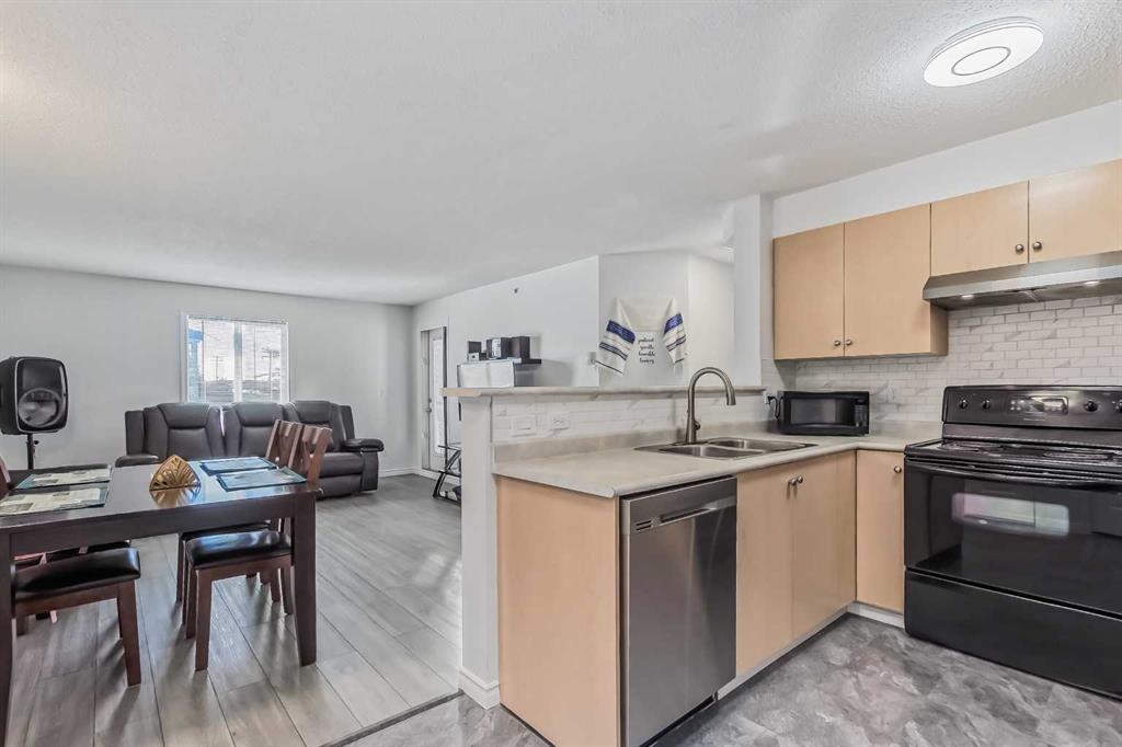 1315, 2395 Eversyde Avenue SW, Calgary, 2 Bedrooms Bedrooms, ,1 BathroomBathrooms,Condos/Townhouses,Sold,3,2852