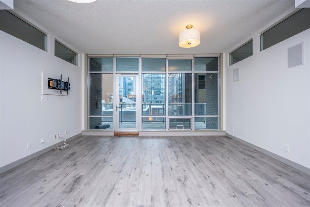 #303, 530 12 Avenue SW, Calgary, 2 Bedrooms Bedrooms, ,2 BathroomsBathrooms,Condos/Townhouses,For Sale,Castello,3,2880