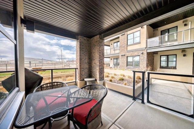 2108, 80 Greenbriar Place NW, Calgary, 2 Bedrooms Bedrooms, ,2 BathroomsBathrooms,Condos/Townhouses,For Sale,1,2892